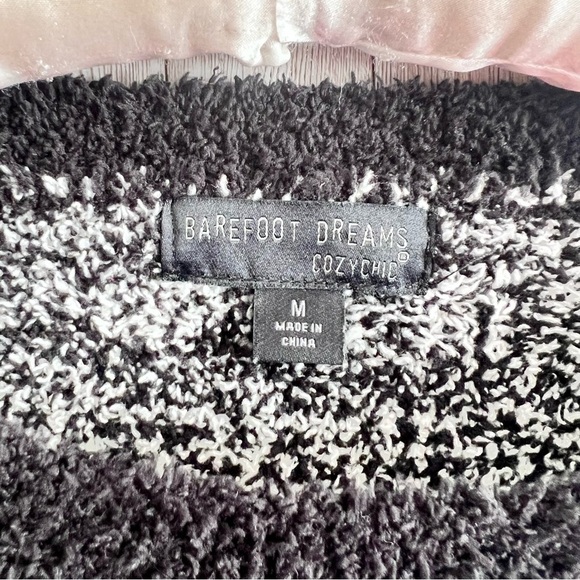 Barefoot Dreams Cozy Fleece Holiday Sweatshirt Medium - Picture 5 of 5